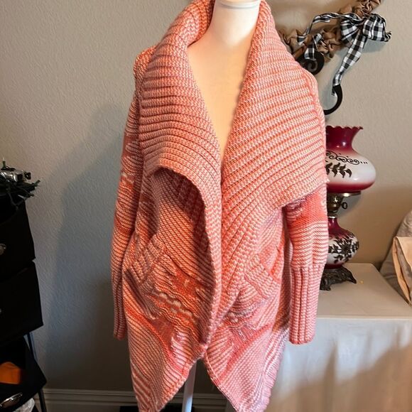 Love stitch sweater - Picture 1 of 4